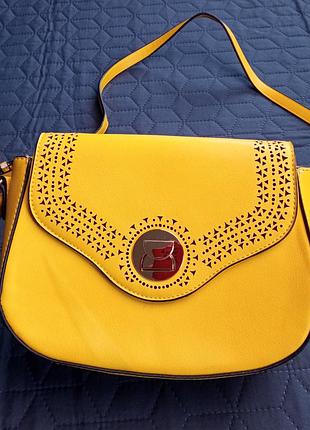 Яркая сумочка кож зам