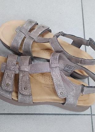 Кожаные босоножки clarks р.41-42
