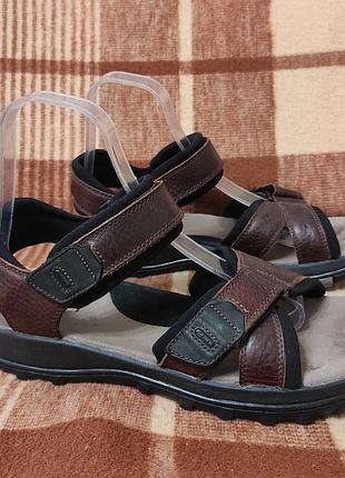 Оригинальные кожаные сндалии clarks