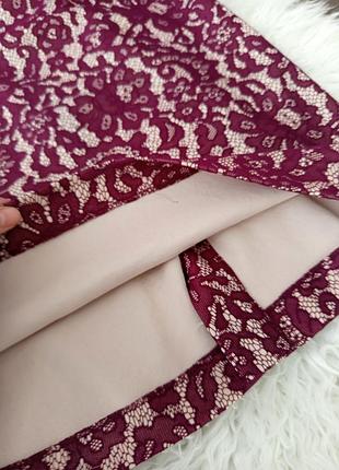 Гарна мереживна сукня