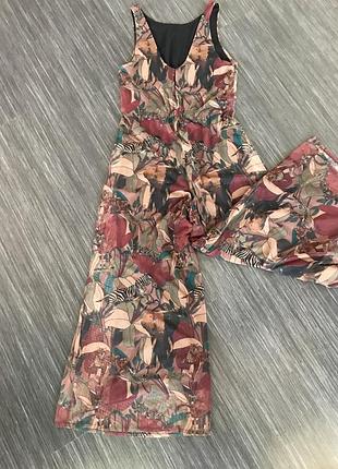Комбінезон desigual- ніжне поєднання віскози та квіткового фатину