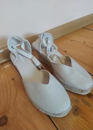 Сандалии, босоножки