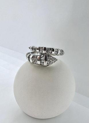 Каблучка змія тренд 2025