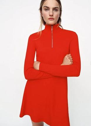 Яркое короткое платье zara