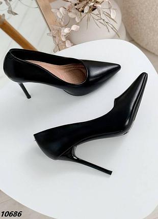 Туфлі на каблуку