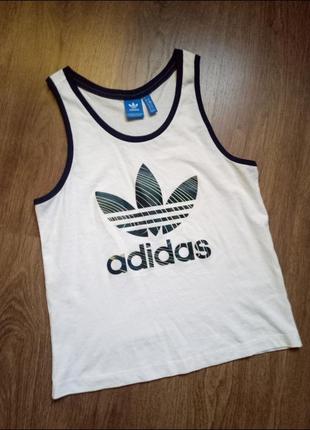 Белая майка adidas размер с-м