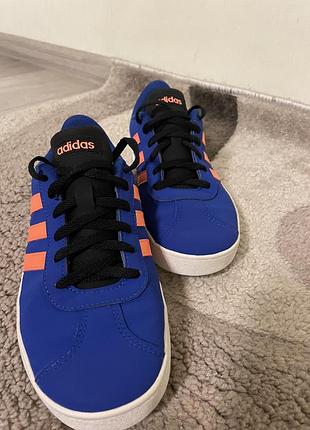 Кросівки adidas 36 р стан хороший без дефектів