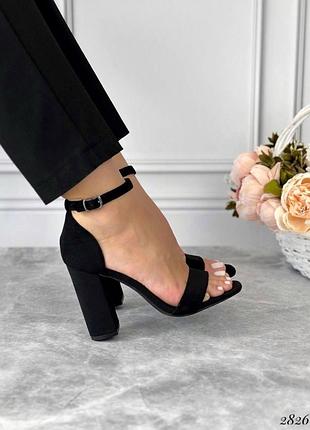 Стильні жіночі босоніжки на високому підборі з ремінцем у чорному кольорі ☺️💕