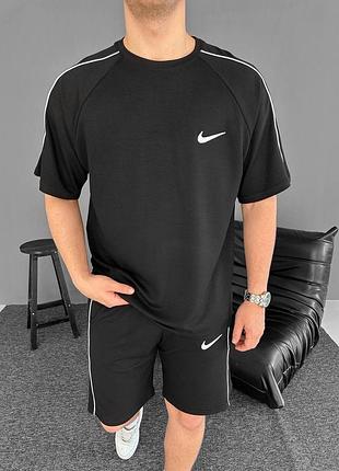 Чоловічий комплект футболка та шорти nike