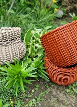 Кашпо изо ротанга