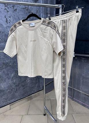 Жіночий літній костюм guess