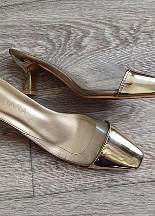 Мюли з золотим миском, вказаний розмір 39, маломірять, по устілці 24,5 см