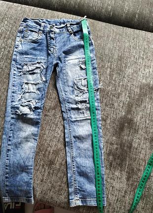 Стильні літні рвані джинси для дівчинки 6-7 років, на зріст 116-122 см.
