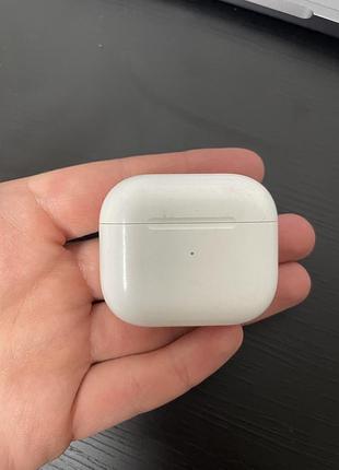 Робочий кейс від навушників airpods 3. робочий, продаю бо загубила самі навушники