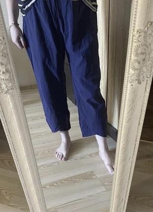 Темно- синие тонкие хлопковые укороченные брюки на резинке 54 р