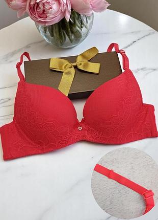 Бюстгальтер milledorr червоний, є невеликий дефект на бретельці