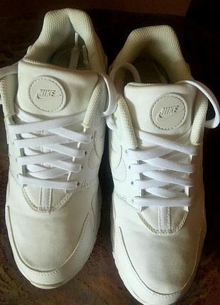 Женские кроссовки nike