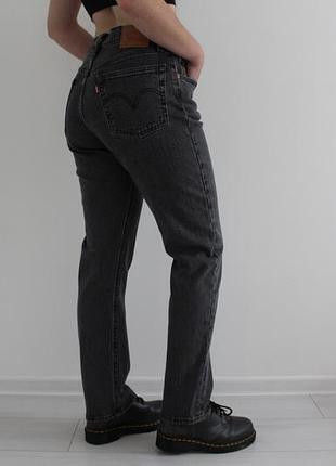 Базові жіночі джинси прямого крою levi’s 501 premium сірого кольору