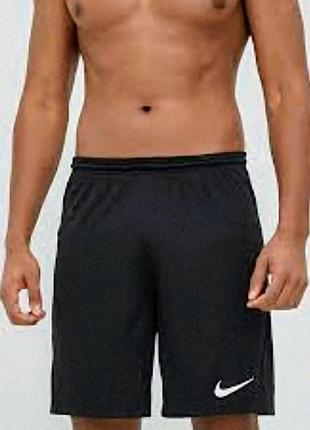 Оригинальные сток спортивные легкие шорты dri fit тоненькие как новые черные оригинал nike