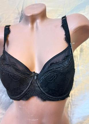 Ажурный бюстгальтер с мягкой чашкой