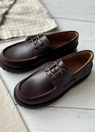 Дуже стильні туфлі з натуральної шкіри