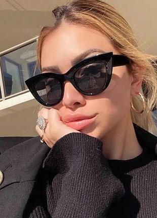 4-42  елегантні сонцезахисні окуляри