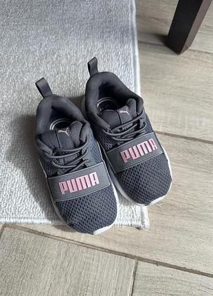 Дитячі літні кросівки від puma для дівчинки