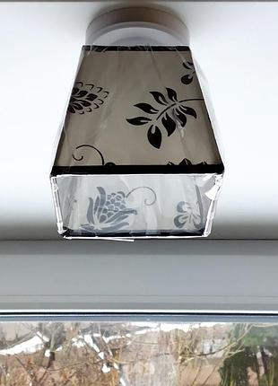 Стельова люстра світильник з квадратним абажуром