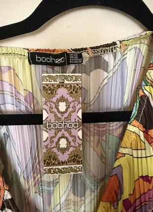 Яскрава коротка ефектна сукня-плісе на запах boohoo plus size 6