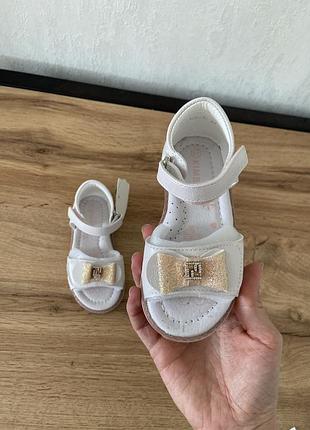 Босоніжки для дівчинки 8