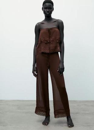 Струящие брюки с кружевом