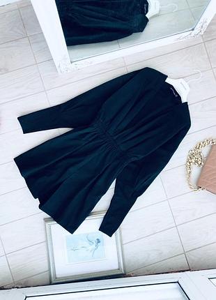 Платье prettylittlething