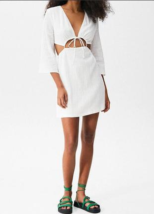Муслінова сукня від pull&bear