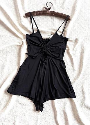 Шикарний комбінезон з відкритим животиком