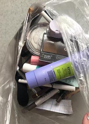 Косметика жіноча