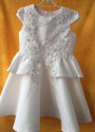 Ошатне плаття біле. розмір 98 mevis