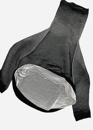 Гофрированый свитер с эффектом3d  issey miyake3 фото