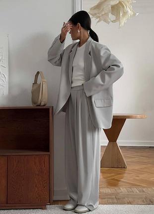 Костюм жіночий