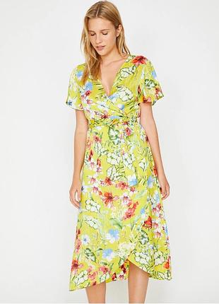 Дуже гарна яскрава, легка сукня, плаття. нова.