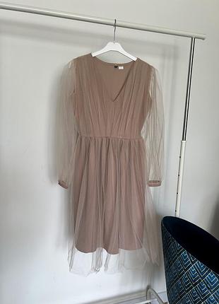 Платье пышное с длинными объемными рукавами