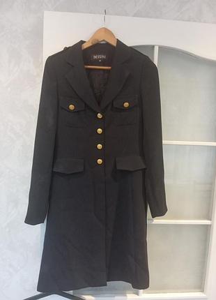 Длинный пиджак.темносинего цвета.производство итальялия.