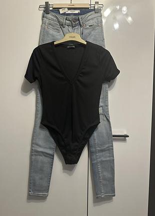 Гарне боді футболкою