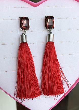 Серьги сережки длинные кисточки кисти шторки висячие нитки гвоздики с большим камнем красные
