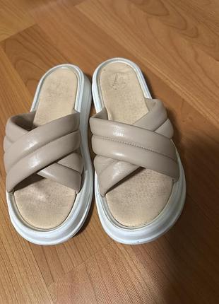 Шльопанці шкіра