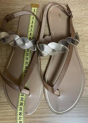 Новые брендовые босоножки-в вьетнамке