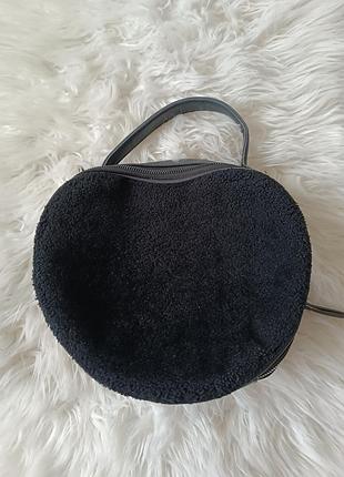 Сумка в форме сердца. пушистая сумка