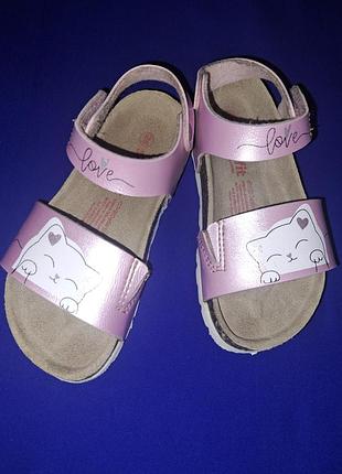 Легкие босоножки "super fit"