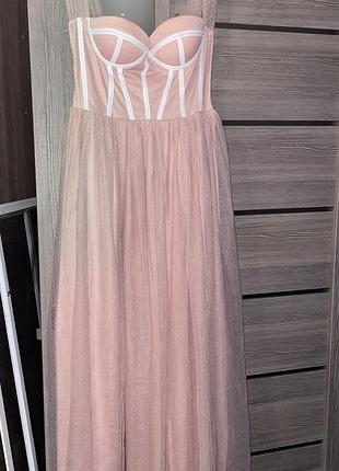 Нарядна корсетна сукня на весілля або випускний