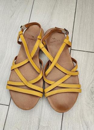 Сандалі босоніжки varrese