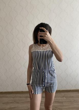 Жіночий комбінезон